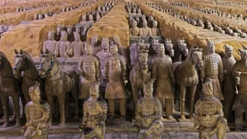 Китайський турист переліз паркан і пошкодив одну з найбільших археологічних пам'яток світу – фото наслідків